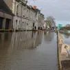 photo  au lion-d'angers, la crue de l’oudon s’est étendue dans la nuit du jeudi 19 au vendredi 20 février, à une partie du quai d’anjou. 