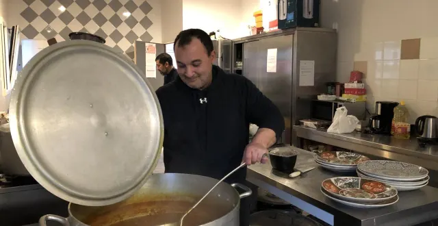 photo  « pendant le ramadan, une soupe harira sera préparée tous les jours à la mosquée », explique ammine khalid, le président de l’association vendée maghreb.  &copy;  ouest-france 