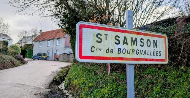 photo  les faits se sont produits dans cette rue de saint-samson-de-bonfossé (manche), un village d’un petit millier d’habitants situé près de saint-lô.  &copy;  ouest france 