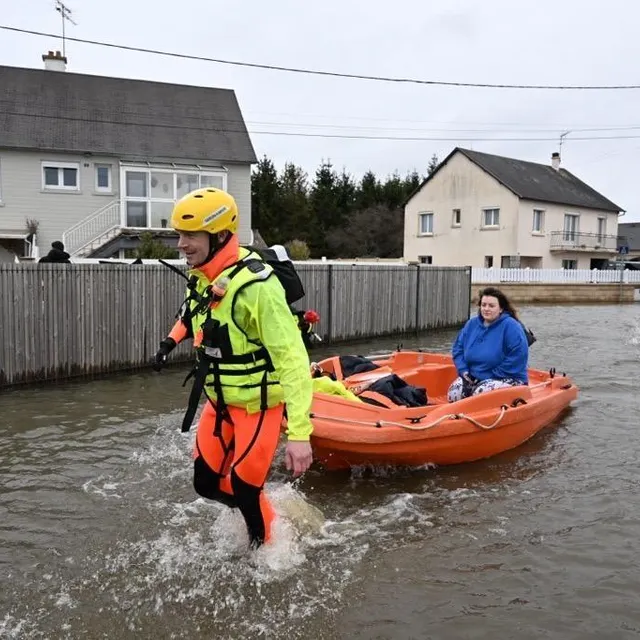 photo les secours ont été déployés pour évacuer les habitants.  ©  thomas bregardis/ouest france