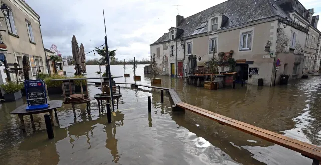 photo  les niveaux des cours d’eau du maine-et-loire vont continuer à augmenter pendant 24 heures. ici à bouchemaine.  &copy;  jérôme fouquet/ouest-france 