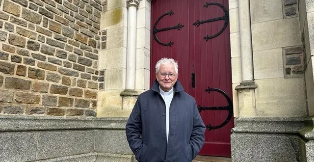 photo  le père hervé-marie cotten est à la tête de la paroisse de sablé-sur-sarthe.  &copy;  ouest-france 