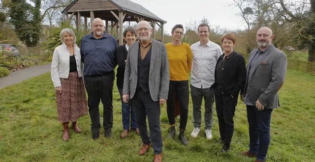 photo  jean-charles prono, maire de loire-authion, aura sept maires délégués : élodie jeveau (brain), stéphanie bertrand (la daguenière), martine braud (la bohalle) laurence brossard (corné), yann le coz (saint-mathurin), nicolas branger (andard), pascal féré (bauné).  &copy;  co 
