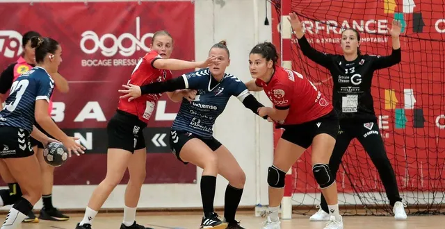 photo  moncoutant-sur-sèvre, le 13 septembre. le sam devra défendre solidement ses cages, ce soir, à granville.  &copy;  co – benoit felace 