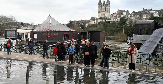 photo  à angers (maine-et-loire), beaucoup de restaurants ont dû fermer en raison de la crue de la maine.  &copy;  jérôme fouquet/ouest-france 
