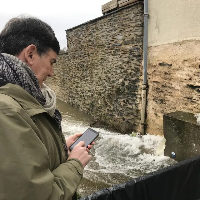 Jean-Paul Pavillon surveille notamment les pompes qui servent à évacuer l’eau dans les rues des Ponts-de-Cé (Maine-et-Loire). Ouest-France photo jean-paul pavillon surveille notamment les pompes qui servent à évacuer l’eau dans les rues des ponts-de-cé (maine-et-loire). © ouest-france