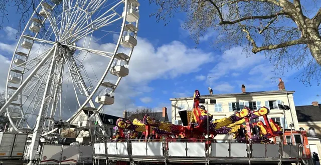 photo  à la flèche, la foire des cendres est installée jusqu’au 1er mars 2026 place de la libération.  &copy;  le maine libre 