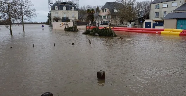 photo  les ponts-de-cé sont déjà sous les eaux depuis plusieurs jours.  &copy;  ouest-france 