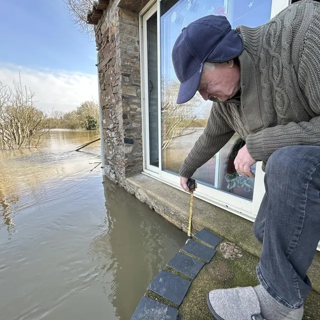 Vingt centimètres : ce qui sépare la maison des Goguet d’une innondation. Ouest-France photo vingt centimètres : ce qui sépare la maison des goguet d’une innondation. © ouest-france