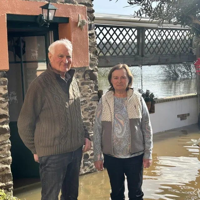 Les pieds dans l’eau Daniel et Thérèse Goguet, sont coupés du monde. Ouest-France photo les pieds dans l’eau daniel et thérèse goguet, sont coupés du monde. © ouest-france