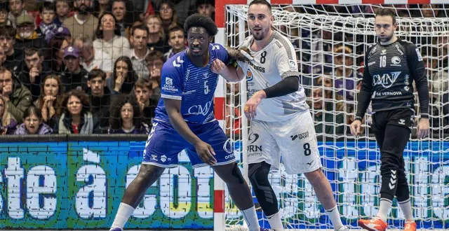 photo  thomas loppy et les cherbourgeois ont écrasé les charentais.  &copy;  christian jezequel 