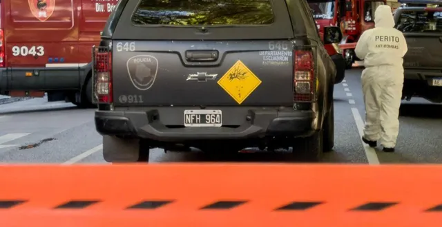 photo  un colis a explosé dans l’école de gendarmerie de buenos aires.  &copy;  pablo barrera / epa/maxppp 