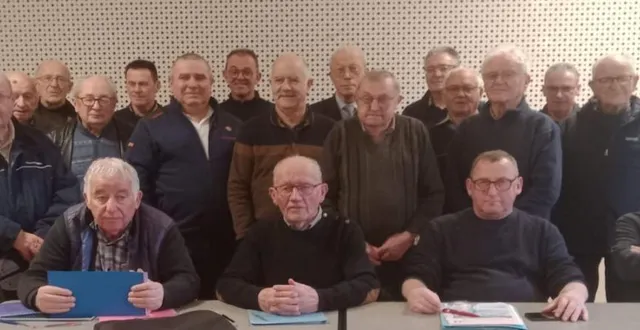 photo  le bureau et adhérents de l’unc-afn.  &copy;  co 