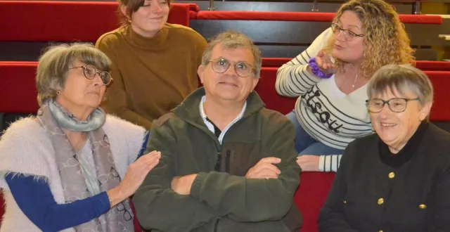 photo  les comédiens de l’échancrure récidivent dans une nouvelle pièce avec l’humour potache qui a fait leur succès.  &copy;  le maine libre 