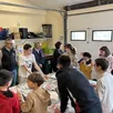 photo  enfants ordinaires et extraordinaires ont travaillé sur le projet ensemble. 
