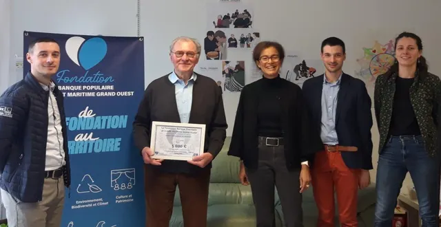 photo  le 12 février, la remise officielle du chèque s’est effectuée dans les locaux du csc.  &copy;  co 