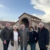 photo  de gauche à droite : jean-yves garcia, baya sklarchik, serge delavallée, corine le blévec et mohammed tahrat sont dos aux anciens abattoirs qui devraient accueillir leur grand projet de laboratoire d’idées. 