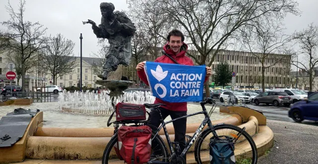 photo  en mars, l’angevin clément fagot, cyclo-voyageur au long cours, repartira d’île en île avec son biclou trektopette pour un cinquième périple de quatre mois jusqu’en islande.  &copy;  ouest-france 