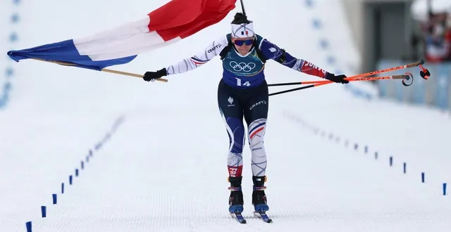 photo  triple championne olympique à milan-cortina, julia simon vise une quatrième médaille d’or.  &copy;  franck fife / afp 