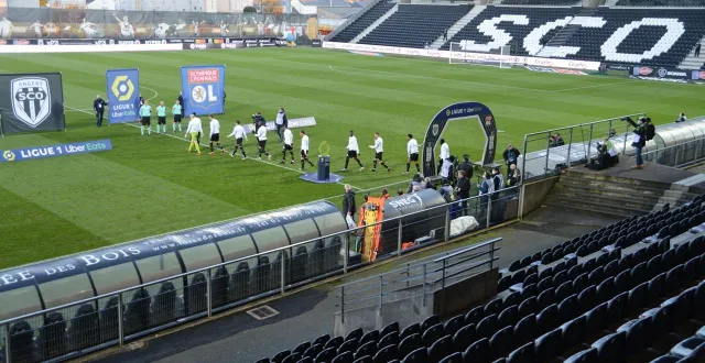 photo  le stade raymond-kopa n’a plus connu de huis clos depuis les années covid, comme ici en novembre 2020.  &copy;  archive co - laurent combet 