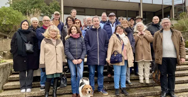 photo  cholet, samedi 21 février. laurence adrien-bigeon et ses 45 colistiers se présentent sous la bannière 