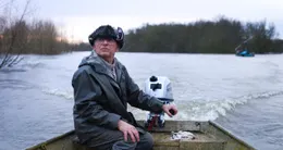 Info insolite « ce n’est pas une contrainte, je traverse selon mes besoins, mes envies. » andré petit habite à l’année sur une île de la loire, à souzay-champigny, près de saumur. « je ne fais pas partie des plaintifs, j’ai choisi de vivre ici. »?