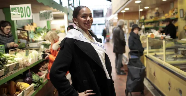 photo  étudiante à l’ifsi (institut de formation en soins infirmiers), arrivée à niort à l’âge de 5 ans, yassmine diop sera peut-être la prochaine miss poitou-charentes.  &copy;  co – benoit felace 