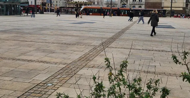 photo  si nos lectrices et lecteurs étaient maire du mans (sarthe), beaucoup mettraient comme première idée la végétalisation de la place de la république.  &copy;  ouest-france 
