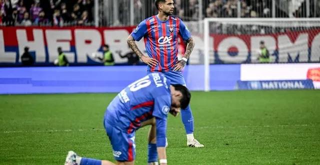photo  ivann botella, buteur du soir contre sochaux, genou au sol après la défaite du sm caen vendredi 20 février 2026 (1-3).  &copy;  martin roche / ouest-france 