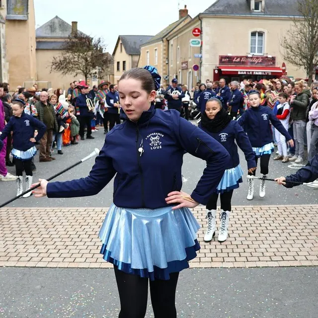 photo la batterie-fanfare l’esperance de loué et ses jeunes majorettes ont animé le défilé de l’après-midi.  ©  ouest-france