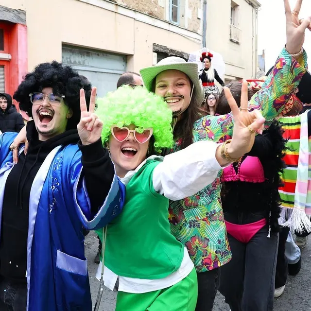 Dans la foule des carnavaliers, beaucoup de jeunes étaient déguisés pour profiter de la fête. Ouest-France photo dans la foule des carnavaliers, beaucoup de jeunes étaient déguisés pour profiter de la fête. © ouest-france