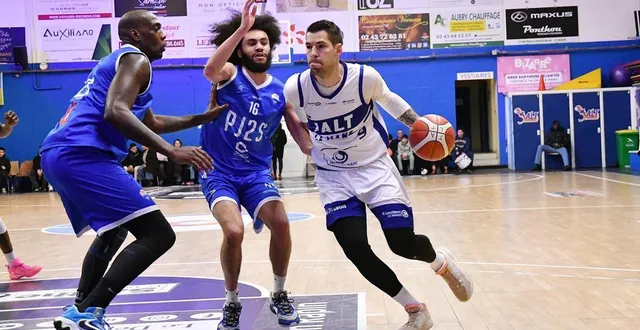 photo  les jaltais enchaînent un troisième revers consécutif.
                     &copy;  archives le maine libre 