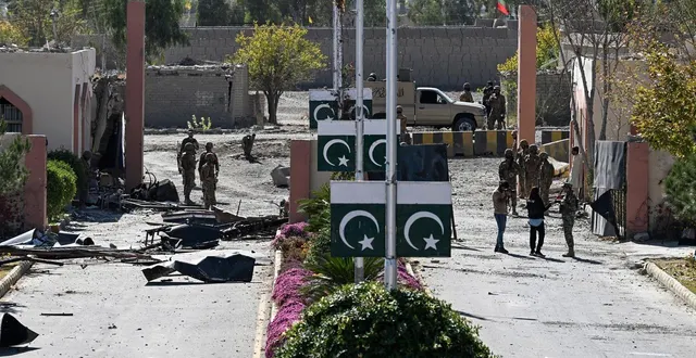 photo  le pakistan a pris pour cibles sept sites à la frontière avec l’afghanistan, après avoir été frappé par des attentats-suicides.  &copy;  aamir qureshi / afp 