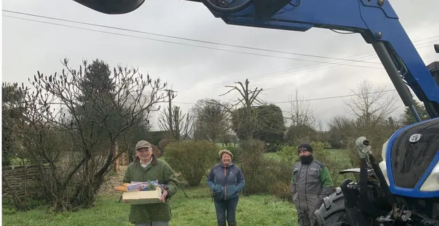 photo  le couple praizelin habite au lieu-dit beau renard, à cantenay-épinard, dans une maison isolée à cause des routes coupées par les crues. celle-ci est située sur la route entre soulaire et cantenay-épinard qui est inondée depuis le milieu de la semaine. pour les ravitailler, cécile rivière, élue, leur a apporté un panier de courses grâce à tony gandon, agriculteur situé à proximité qui a permis le passage jusqu’à la maison avec son tracteur.  &copy;  co 