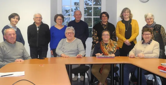 photo  bureau, direction, élue et bénéficiaires se sont retrouvés mercredi pour échanger sur le portage de repas à domicile.  &copy;  co 
