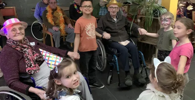 photo  l’accueil de loisirs et la résidence du val d’evre ont organisé conjointement une boom à la maison de retraite, une première qui a séduit jeunes et résidents.  &copy;  co 