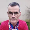 photo  avec ses participations à cinq plus grands marathons du monde, philippe henry a déjà obtenu cinq médailles. avec le 6e marathon de boston, il obtiendra la suprême récompense avec la médaille six étoiles. 