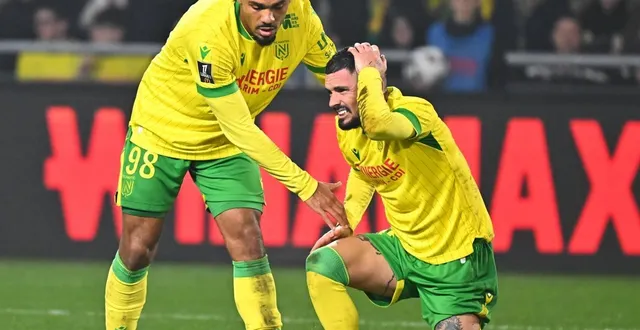 photo  kelvin amian et rémy cabella ont sacrément mal à la tête en ce moment.  &copy;  franck dubray / ouest france 