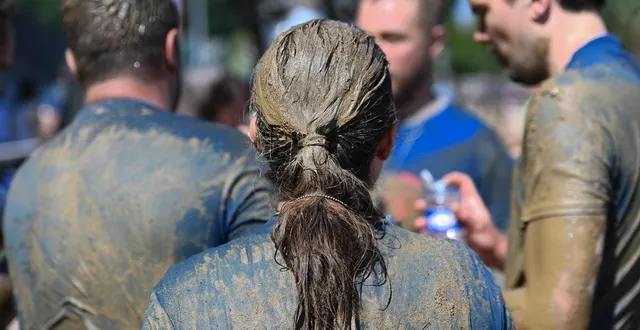 photo  organisée par le 6e régiment du génie la génie race est une course de 7 km avec 34 obstacles dans différents terrains (sable, boue, ruisseaux) et des obstacles variés (murs, tranchées, tunnels).  &copy;  archives co - josselin clair 