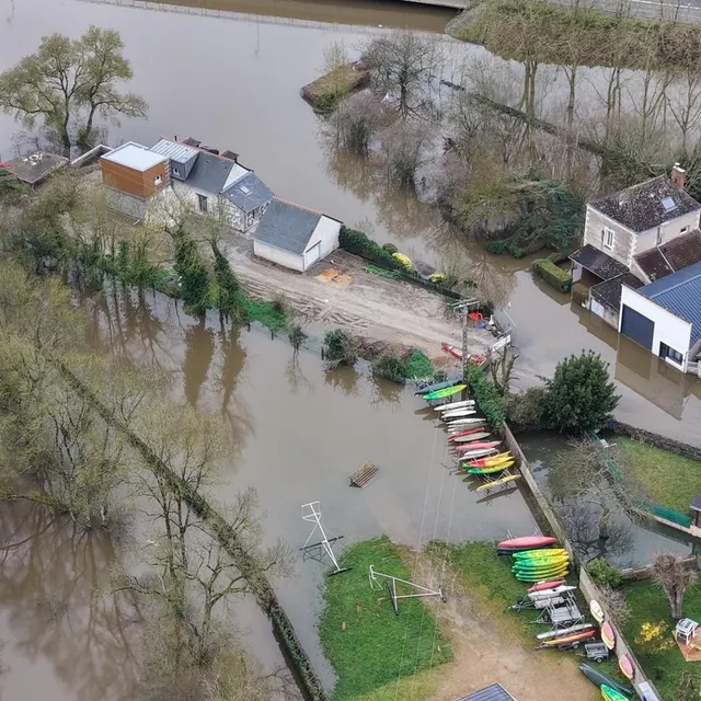 photo la base nautique à montreuil-juigné.  ©  thierry huguenin