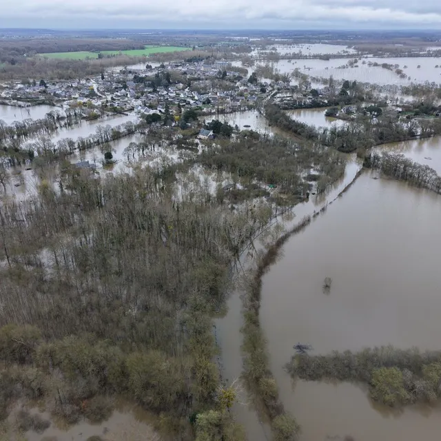 photo la commune de cheffes en bords de sarthe.  ©  thierry huguenin