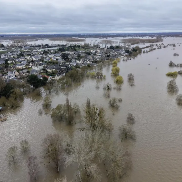 photo une vue de briollay.  ©  thierry huguenin