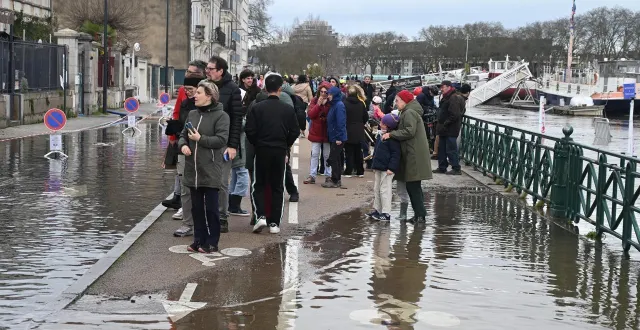 photo  en maine-et-loire, alors que les angevins ont les pieds dans l’eau ces derniers jours dans une partie de la ville, le pic de la crue a été atteint dans la nuit du samedi 21 au dimanche 22 février 2026, annonce la préfecture.  &copy;  jérôme fouquet/ouest-france 