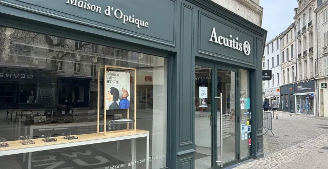 photo  l’enseigne acuitis est déjà présente dans le centre-ville de niort, rue victor-hugo.  &copy;  co - gabin chamereau 