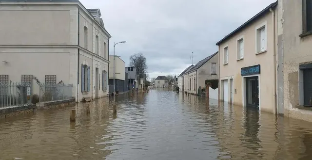 photo  en maine-et-loire, la commune de cheffes a été totalement submergée par les eaux en raison des crues.  &copy;  co 