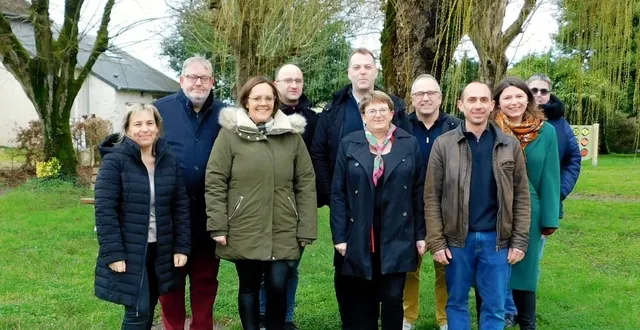 photo  les candidats de la liste « ligron pour un avenir commun ». absents sur la photo : thierry maniga et clarisse cantin.   &copy;  le maine libre 