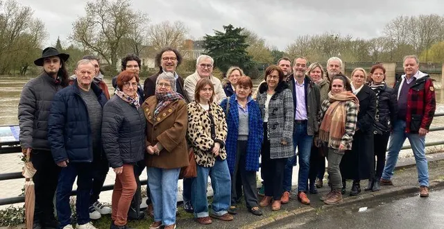 photo  une partie de l’équipe de « ensemble pour les hauts-d’anjou, » liste de maryline lézé.  &copy;  ouest-france 