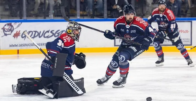 photo  cody donaghey (à droite) a pourtant marqué deux buts.  &copy;  co - régine lemarchand 