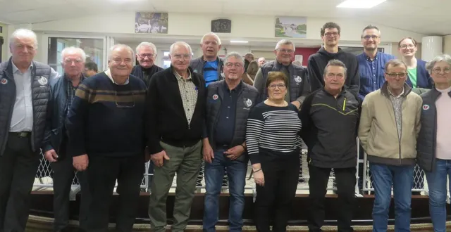 photo  le cercle de boule de fort de l’amicale a organisé, samedi 21 février, la finale de son concours un sociétaire et deux invités. au total, 34 équipes étaient engagées. edmond prézelin et sylvie et gérard maillet l’ont facilement emporté face au trio jean-luc mouteau, claude thibault et louis-marie gougeon, sur le score de 12 à 2. le président, jean-luc mouteau, a encouragé les boulistes à s’inscrire pour le 32e challenge du département de maine-et-loire avant le 12 mars 2026.  &copy;  co 