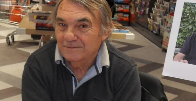 photo  michel lautru a dédicacé son dernier ouvrage « un jour, je serai maître d’école ».  &copy;  le maine libre 